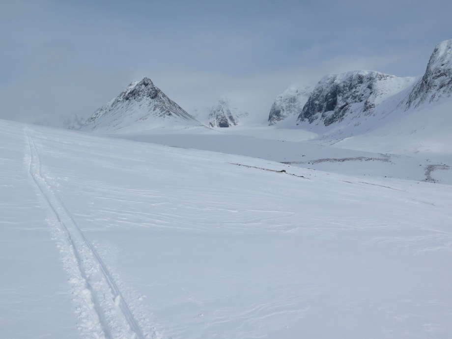 Lössnö, Drakryggen och Kebnekaise. På tur genom Guobirvaggi.