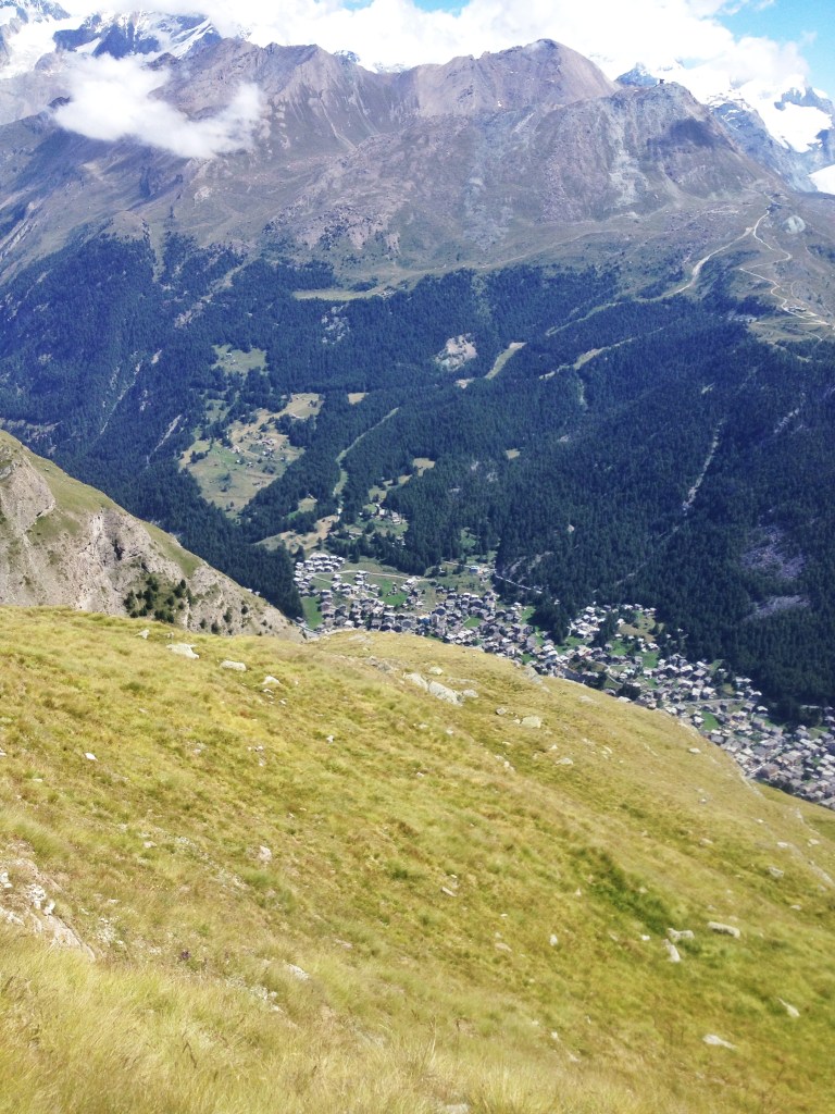 Zermatt ligger långt under mig. Foto: David Erixon